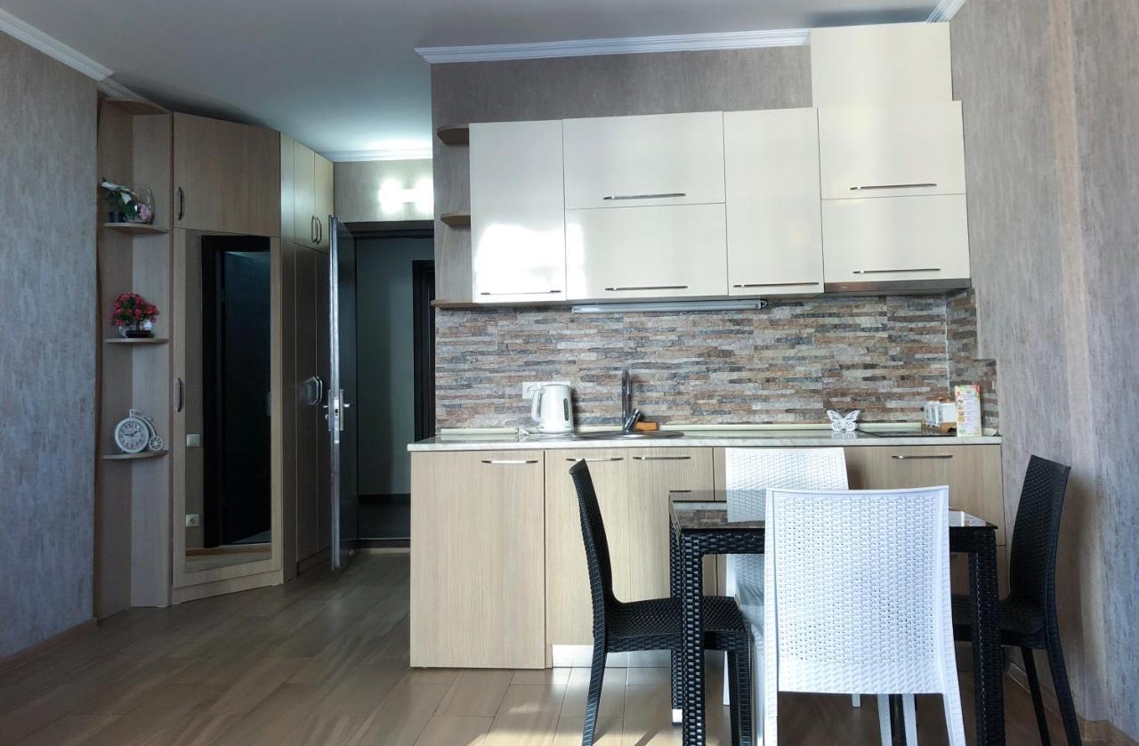Black Sea Towers Batumi Exterior photo