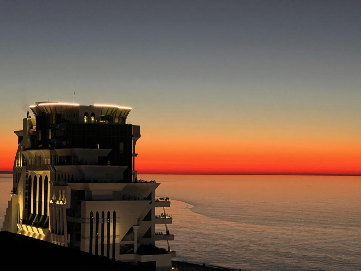 Black Sea Towers Batumi Exterior photo