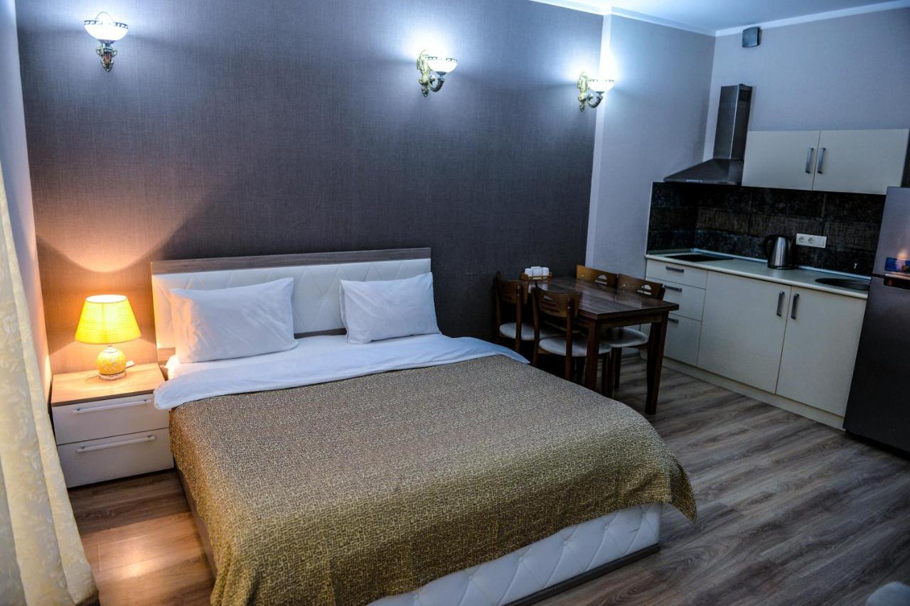 Black Sea Towers Batumi Exterior photo