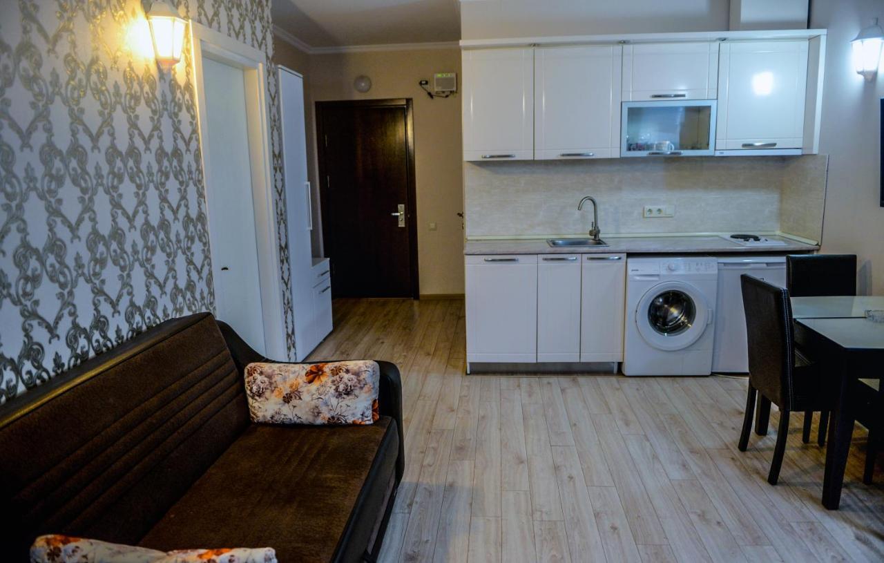 Black Sea Towers Batumi Exterior photo